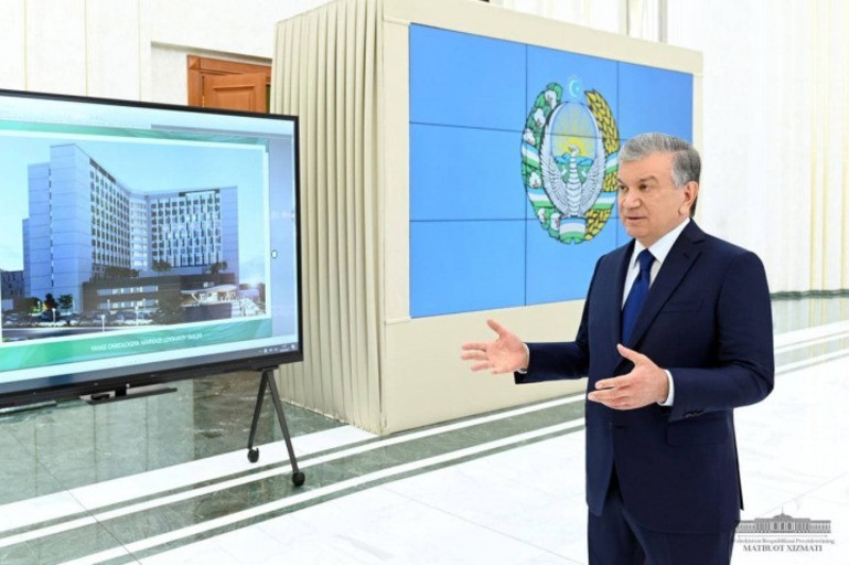 Prezident Toshkentdagi ta'lim va boshqa sohalardagi bunyodkorlik loyihalari taqdimoti bilan tanishdi