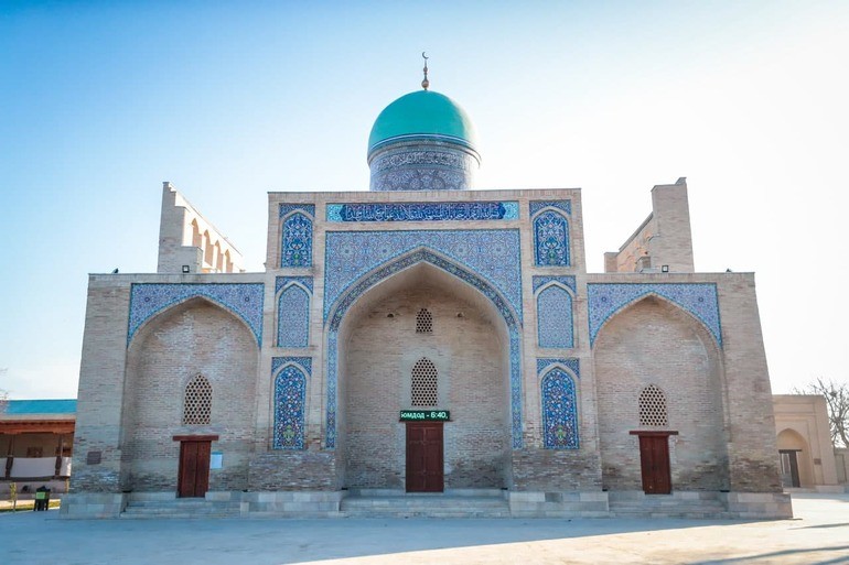 Вузы Узбекистана разработают учебную программу по паломническому туризму